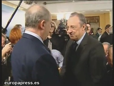 Zapatero presenta el 'Informe Económico 2010'