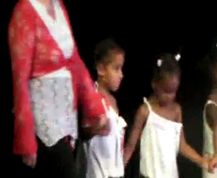 Spectacle de danse Nevaeh Juin 2011 sortie