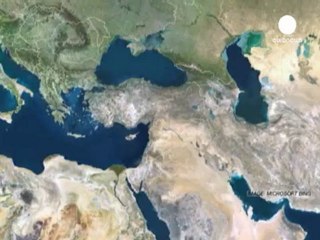 Syrian troops block roads leading to Turkish frontier