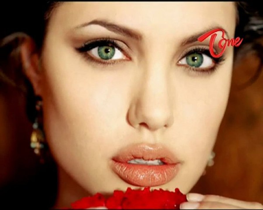 Angelina Jolie - Hot Photo Shoot with High Quality