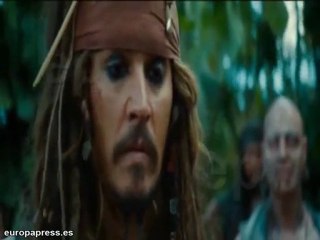 Download Video: El perro de Angelina Jolie ataca a Johnny Depp