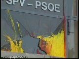 Lanzan pintura y rompen cristal sede de PSOE