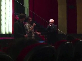 DIFFERENT 4!    Espagnolas en Paris - La Mitad de Oscar