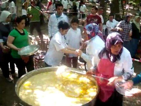 Ordu İli Perşembe İlçesi Kazancılı Köyü Derneği'nin Yaz Pikniği Şenliği ve Keşkek Festivali keşkek ağası