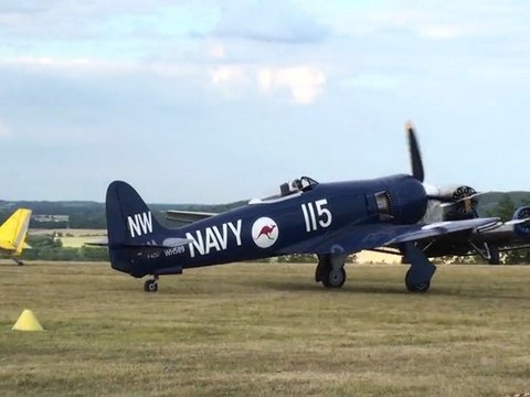 New Sea Fury au roulage rolling Full HD Meeting aérien La ferté-Alais LFTA 2011