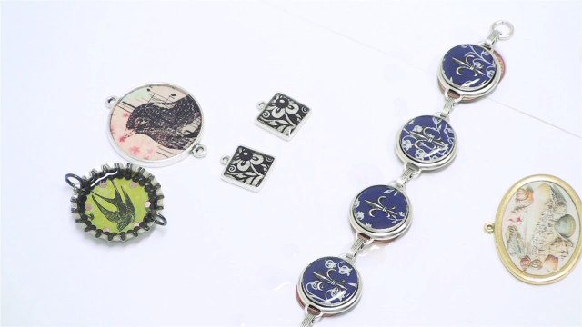 How to Use Easy Cast Clear Casting Epoxy Resin to Make Pendants