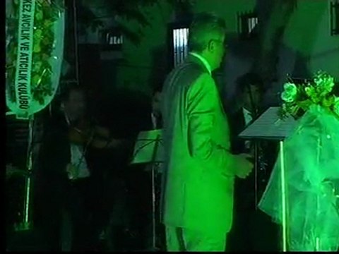 BiLMEMKi SEFA NEşE BU öMRüN NERSiNDE-tamburamın ince beli var