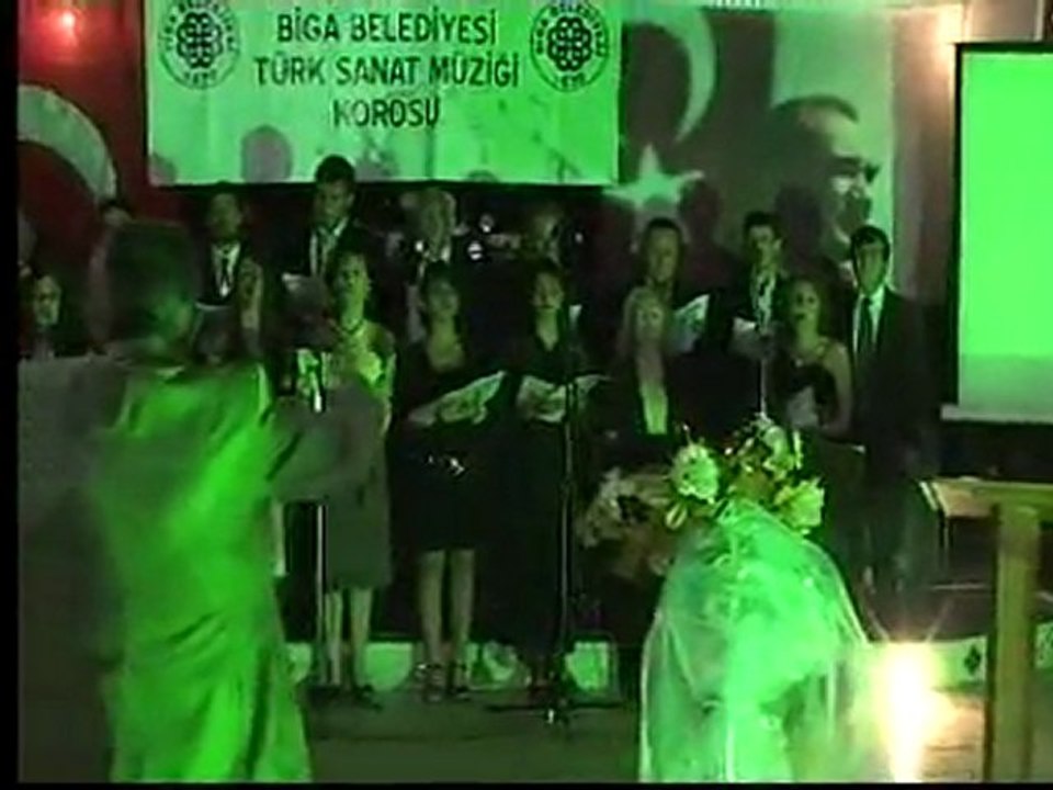 karşıma bir yar çıktı-çayıra serdim postu