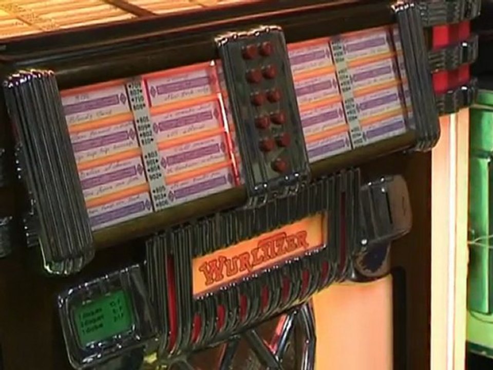 Flippers des sixties au Musée du jeu ancien d'Alès !