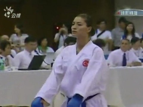 Dünya Karate Şampiyonası 53 kg bayanlar kumite maçı