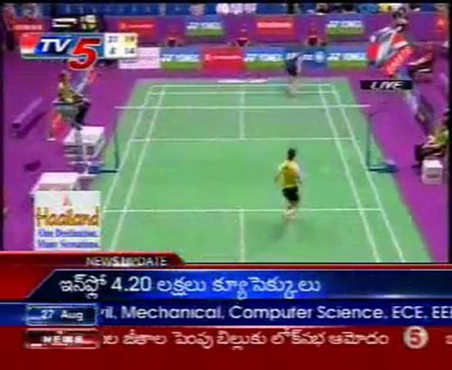 Saina crashes out of World Badminton quarters