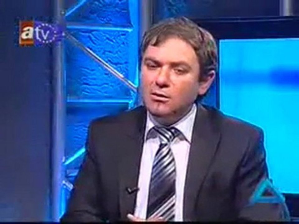 Türk Piramitleri ve Uygur Türkleri - Sinan Meydan