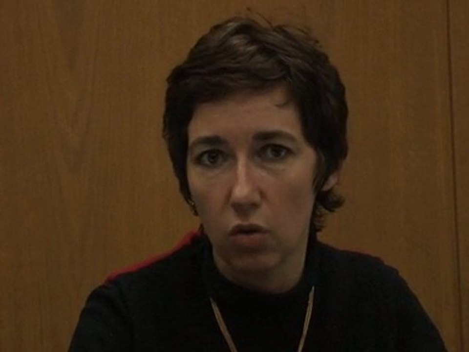 Anne Le Strat : du verre à la mer, l'eau un bien public.