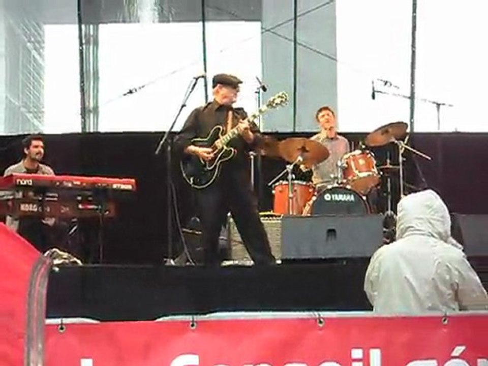 Dennis Coffey - La Défense Jazz Festival (Paris) - le 21 juin 2011