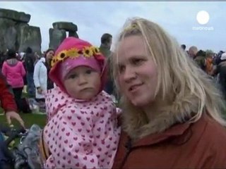 Stonehenge'de yaz dönümü kutlandı
