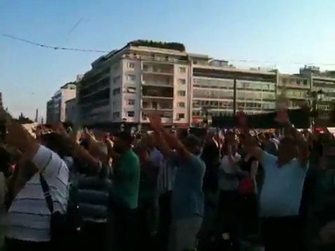 Συνθήματα στο Σύνταγμα 28η ημέρα