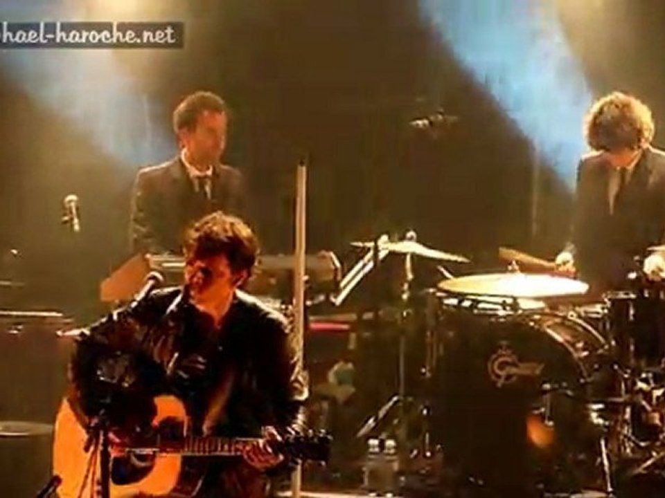 "Je sais que la terre est plate" - Raphael à Vitré