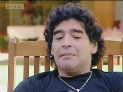 Ο Μαραντόνα μιλάει με τον Λίνεκερ για το χέρι του Θεού