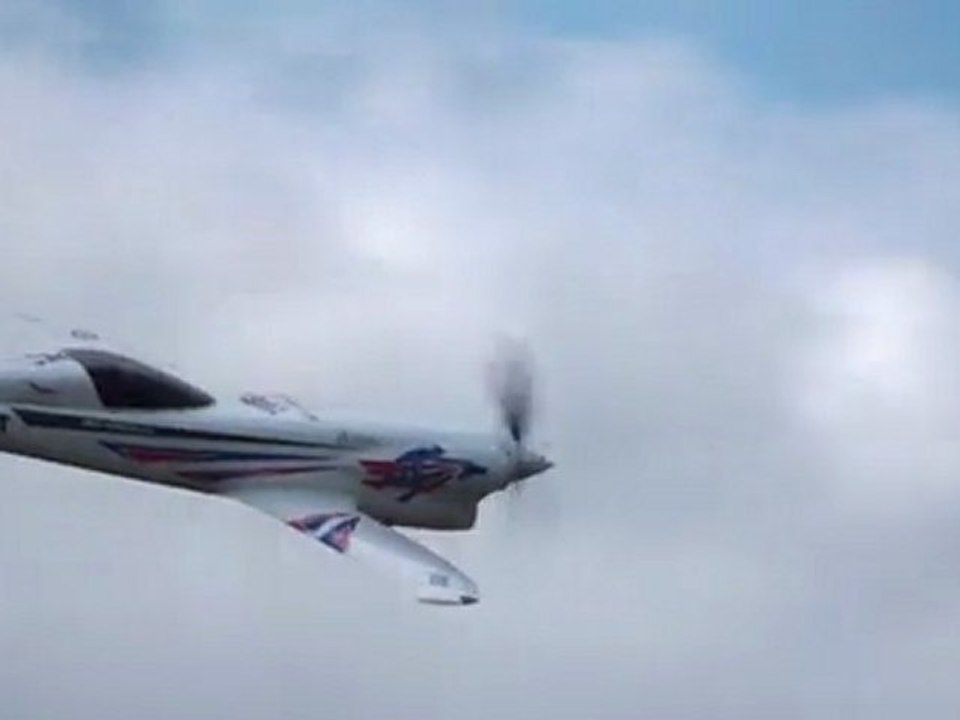 New Big Frog Racer Démo Full HD  Meeting aérien La ferté-Alais LFTA 2011