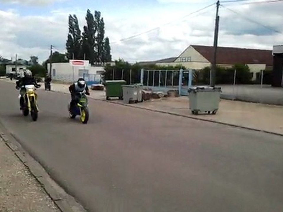 spitro team 1 VS supermot 400cc
