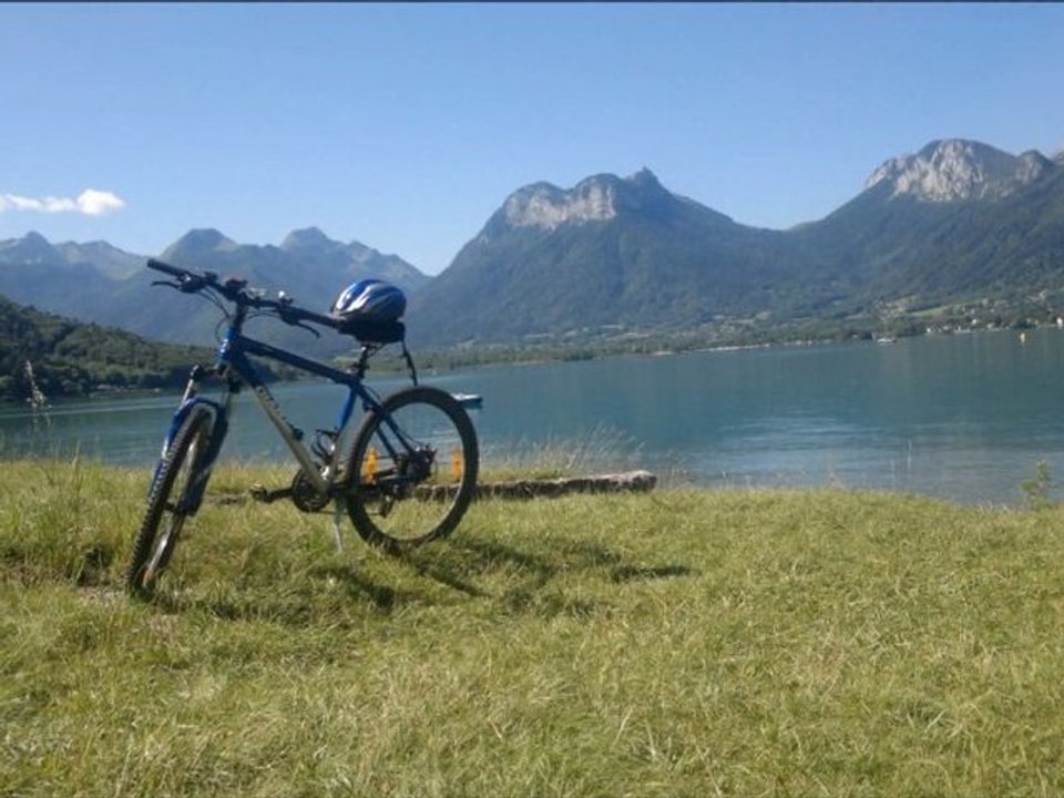 PETITE BALLADE EN VTT AU LAC D'ANNECY (74)