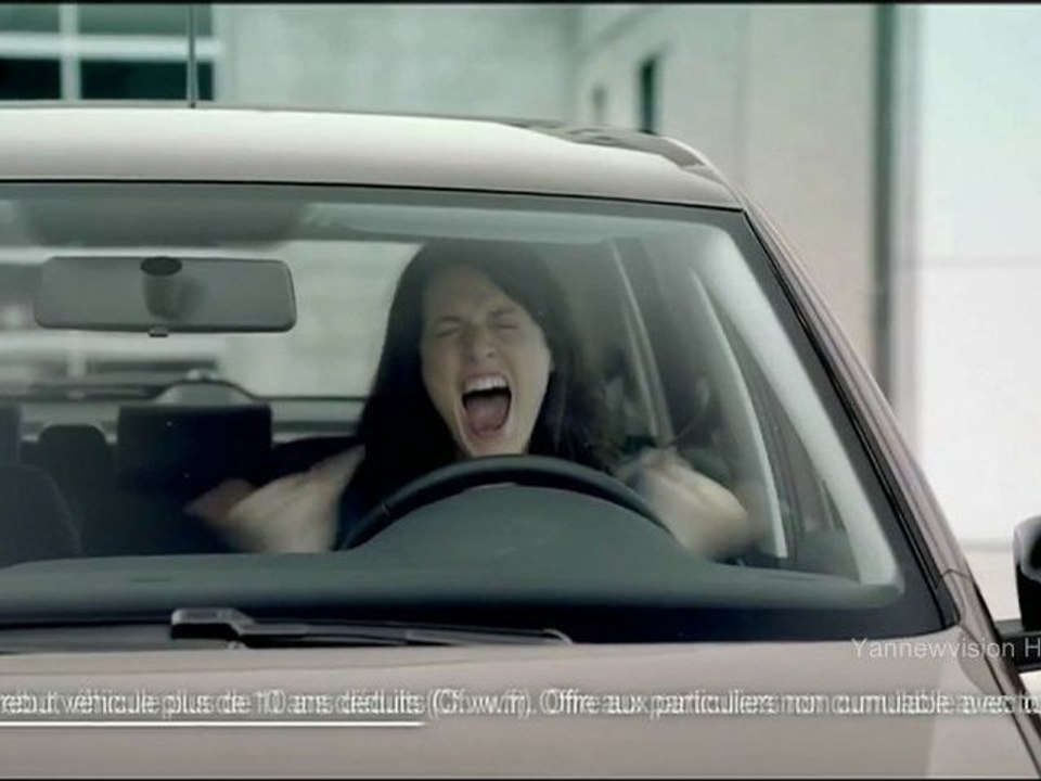 Publicité HD - Volkswagen Polo "Style" ("La fille au volant... qui hurle !") 2011