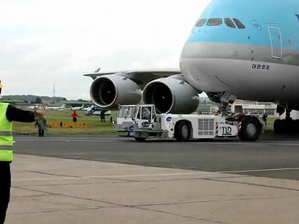 A380_pushback_