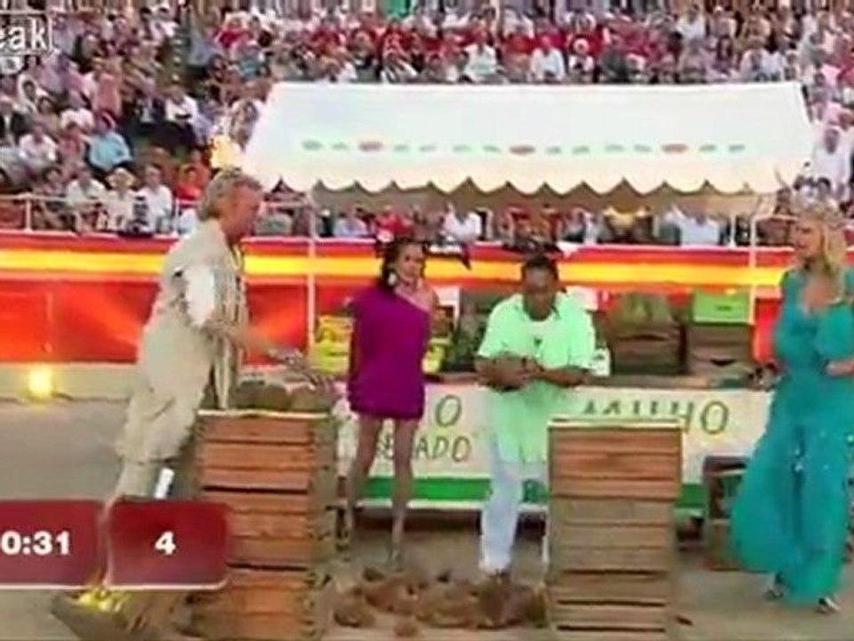 Wenn es eine Sache Deutschen mehr als pinkeln Pornos lieben, ist es, wenn Ausländer Kokosnussschalen Abzocke mit ihren Zähnen