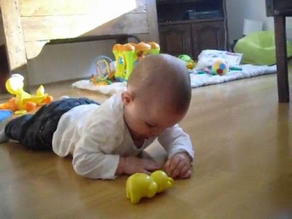 Jeanne rampe en avant