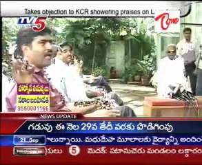 TRS chief hobnobbing with Seemandhra leaders