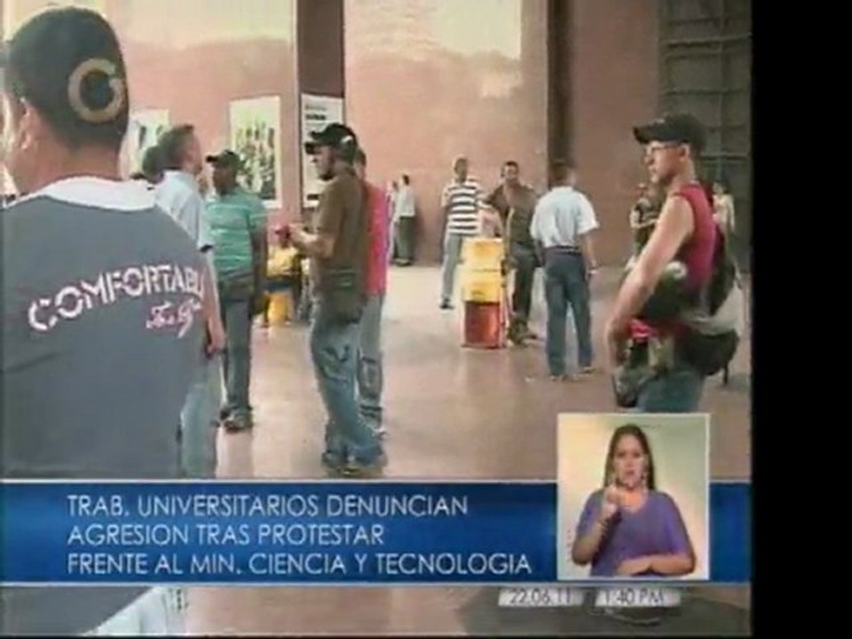 Trabajadores universitarios protestan