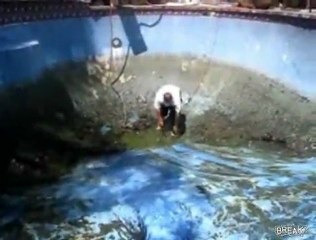 Wicked Pool-Reinigung Faceplant Fail