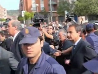 Zapatero visita el barrio de la Viña, la zona más afectada por el terremoto