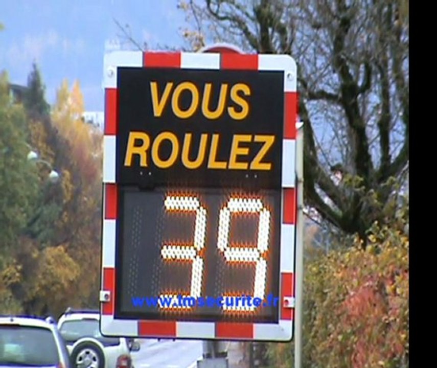 RADAR  PEDAGOGIQUE  LUMINEUX  DE  VITESSE  VIASIS MINI  PLIABLE1