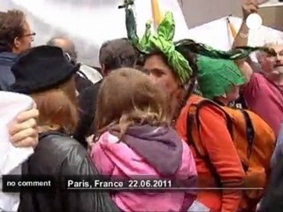 Activists protest against G20 agriculture... - no comment