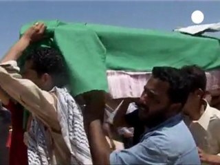 "Spalle al muro, ma non cedo". Gheddafi torna a parlare