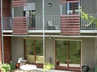 Maisons groupées bioclimatiques (Saint-Cloud, 92, printemps 2009)