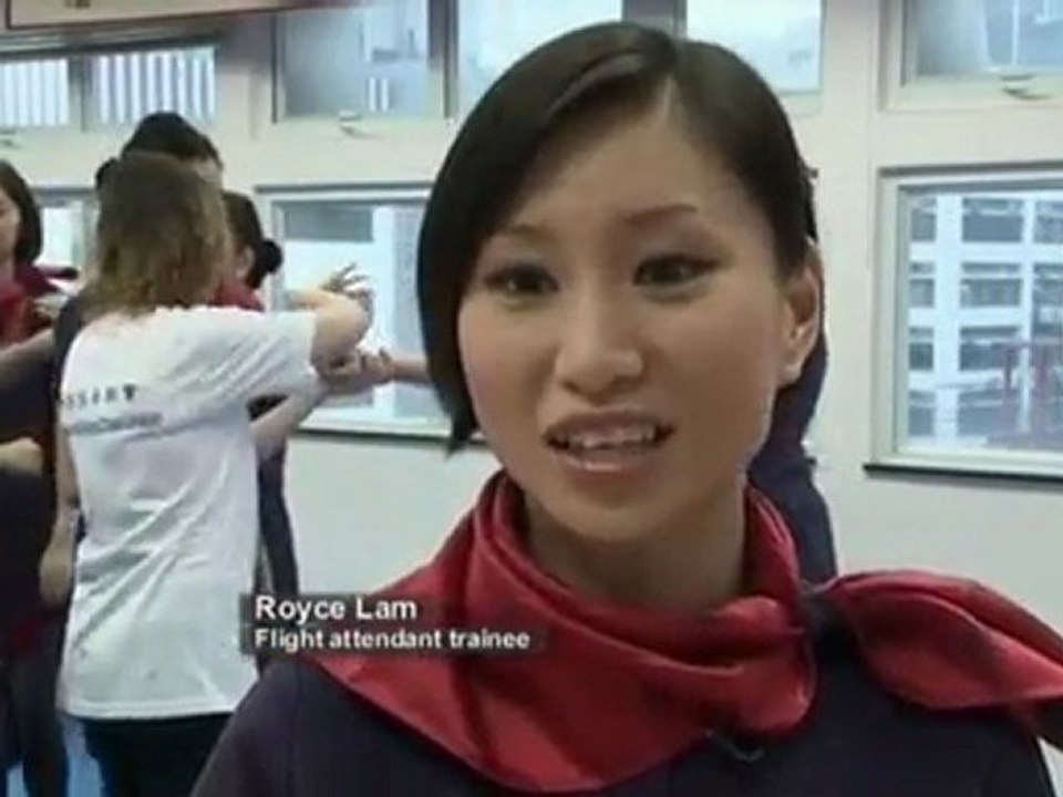 Hong Kong Airlines hostesleri Wing Chun Öğreniyor