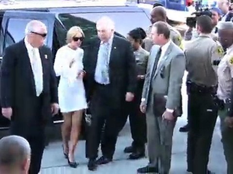 Lindsay Lohan Tests Positive for Alcohol