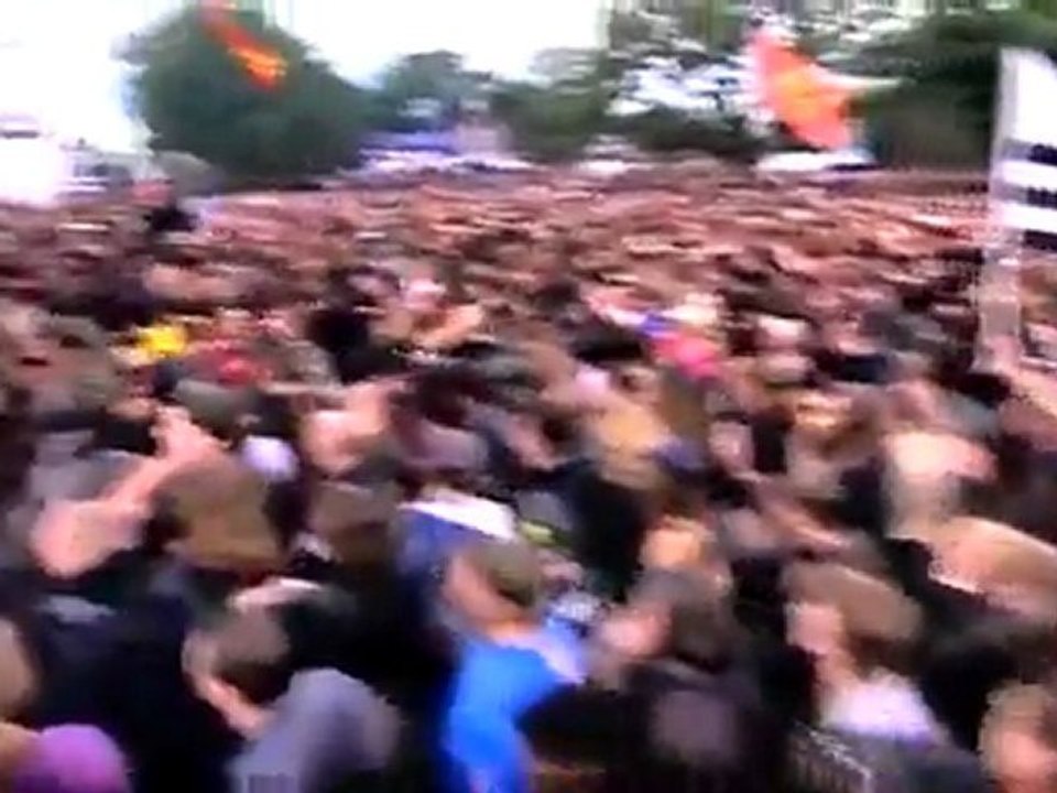 DAGOBA feat NELLY "waves of doom" live HELLFEST 2011