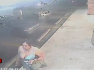 Incredible Hit-and-Run auf Video in Philly Caught