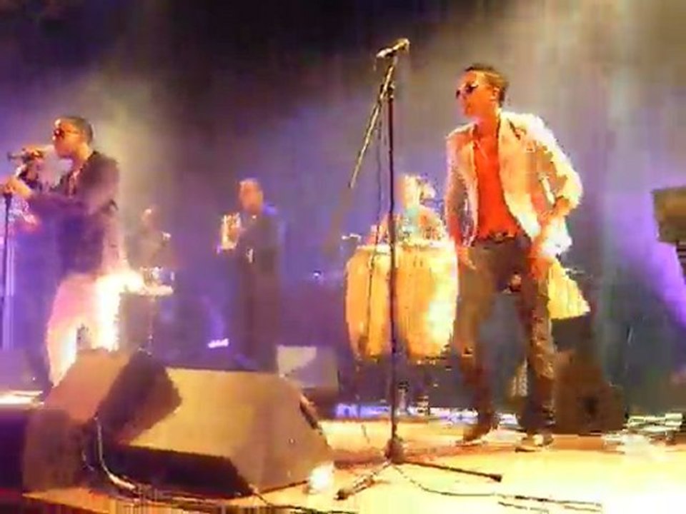 Latin All Stars 2011 au Pavillon Baltard - Grupo EXTRA - No se como me Enamore - Ophélie R