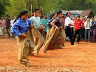 Jeux de plein air LAOS Ban Na Teui