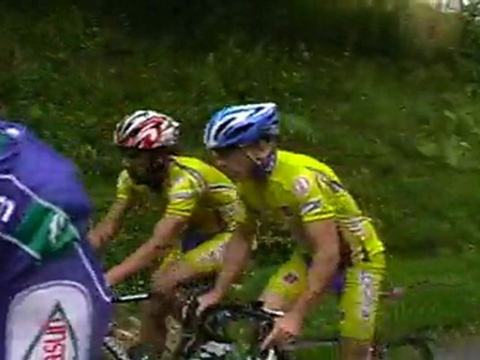 LAURENT MANGEL AVEC LES MAILLOTS JAUNES DE LA ROUE D'OR