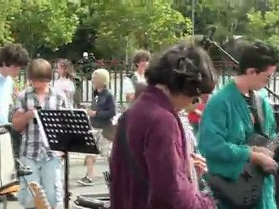 Le premier pti live des Baboons..en attendant la suite!!!