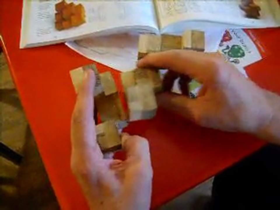 pyramide de cubes en trois pièces