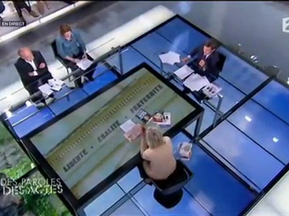 Marine Le Pen sur France 2 face à Caroline Fourest et Laurent Joffrin