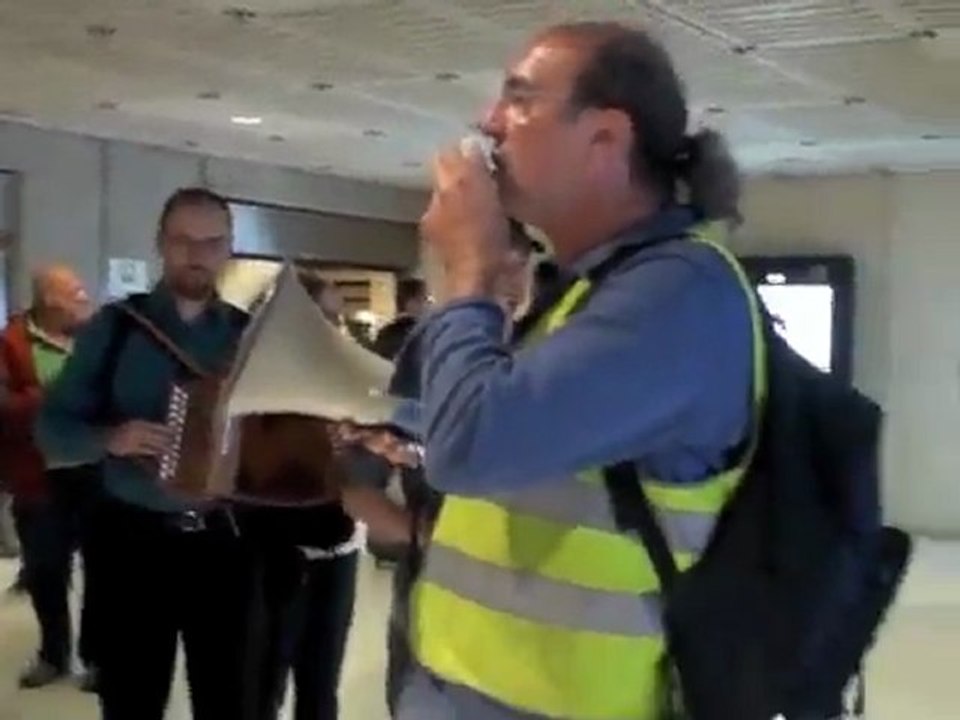 Déboulonneurs Action anti-pub du 24/06/11