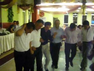 dügünün sonunda halay