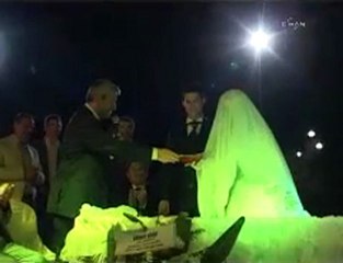 Bakan Ergün’den damada öğüt: Boşuna direnme, sonunda hanımın sözü geçer